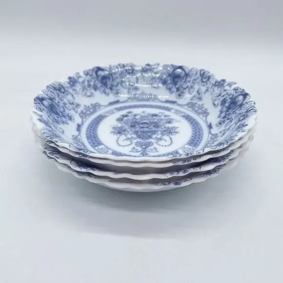 Set 4 Arcopal France HONORINE Coupe Cereal Soup Bowls 7" Blue & White Scalloped - Picture 3 of 8
